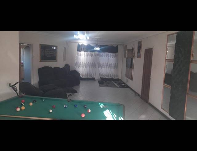 2 BEDROOM PROPERTY TO RENT IN LAUDIUM